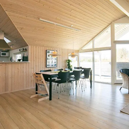 Feriehus 12 Person In